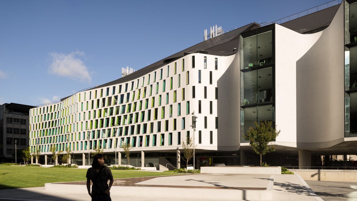 Dynamic Fascade What Is a Dynamic Facade? Types, Examples & Benefits