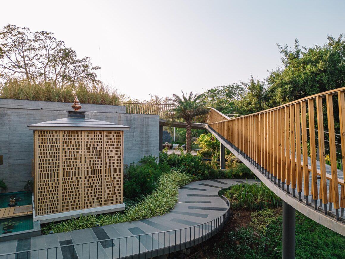 The Link House: A Tale of Two Generations in Urban Luxury | illustrarch