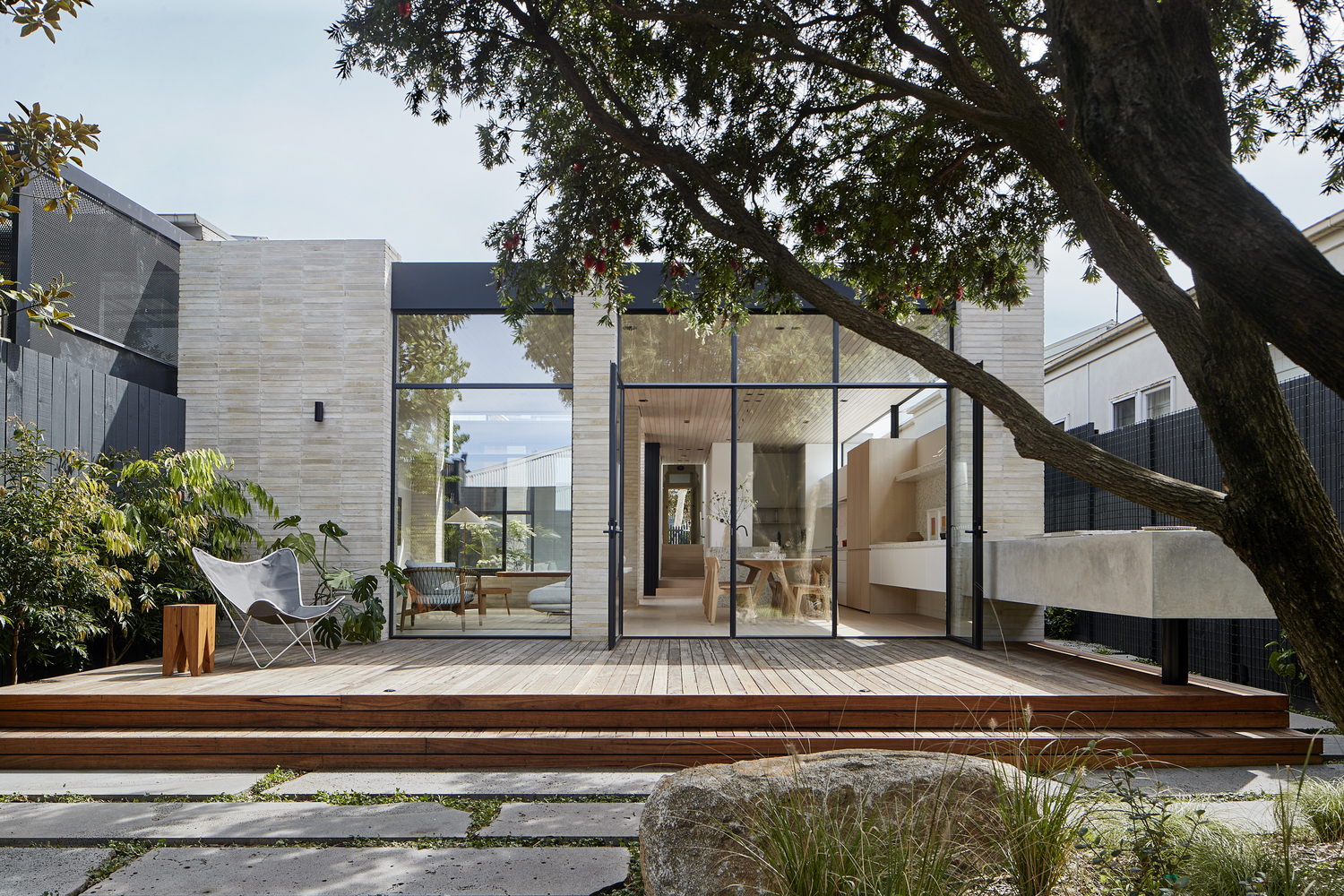 Innovative Design Transforms Heritage Home into Modern Family Haven