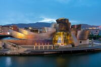 Frank Gehry: Revolutionary Architect Shaping Modern Design and Urban Landscapes
