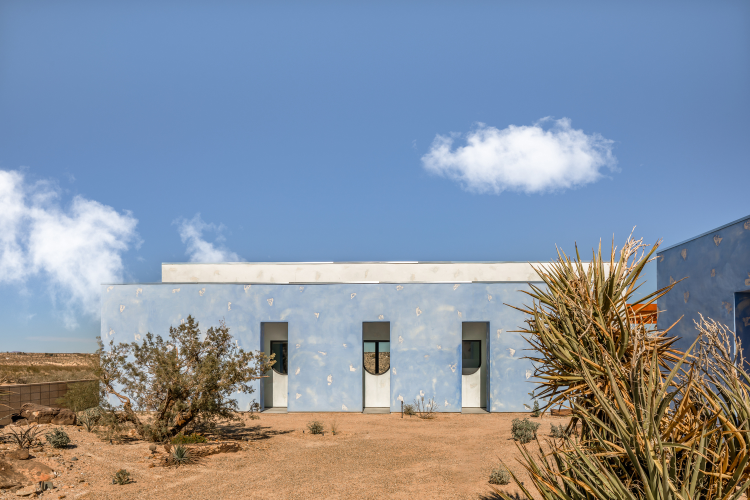 Casa Azzurra: A Bold Desert Retreat Rooted in Italian Spirit Casa Azzurra: A Bold Desert Retreat Rooted in Italian Spirit