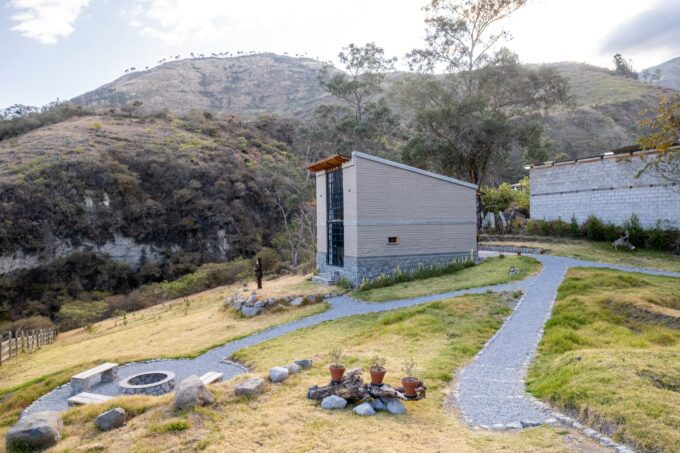 Chachimbiro House by C/ELC