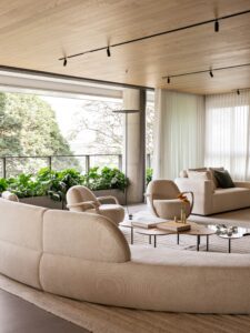 RAL Apartment by Patricia Martinez Arquitetura
