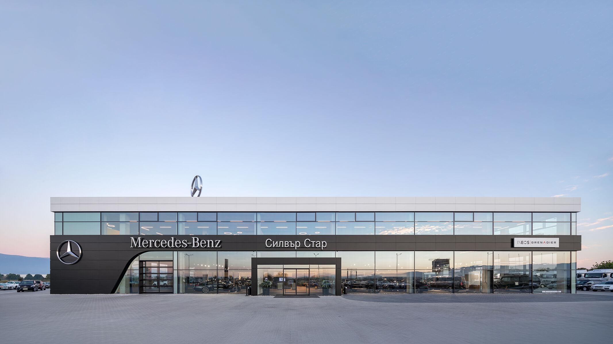 Mercedes Benz Showroom by IPA - Architecture and more | illustrarch