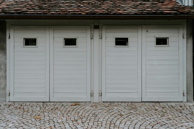 Top 7 Highest-Rated Garage Door Installers in Houston: Expert Choices for Quality and Reliability