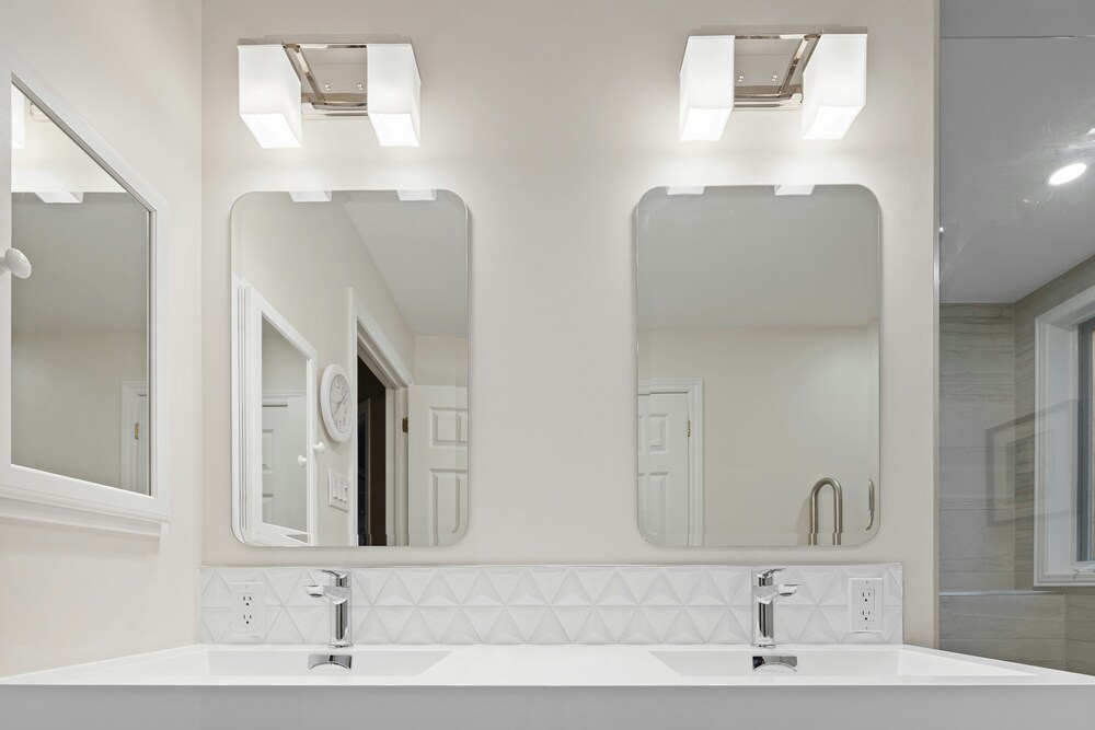 How Long Do LED Bathroom Mirrors Last?