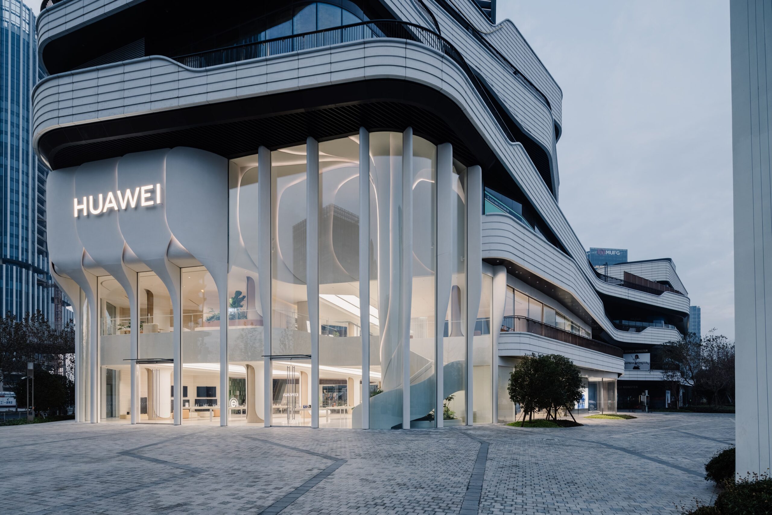 UNStudio and Huawei Unveil Immersive New Flagship Store in Shanghai