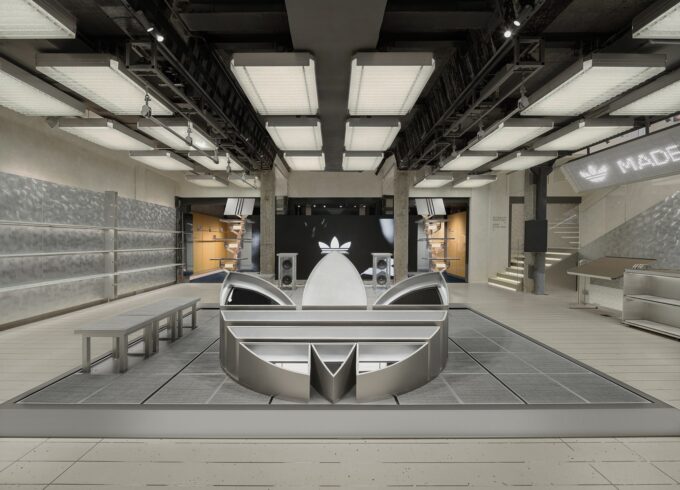 Adidas Originals Flagship Store by TOMO DESIGN Adidas Originals Flagship Store by TOMO DESIGN