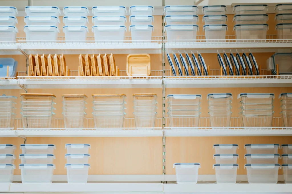 5 Ways Slim Shaker Cabinets Transform Small Kitchen Layouts