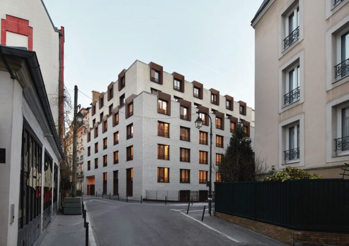 Un Toit – Parisian Residence by Atelier du Pont