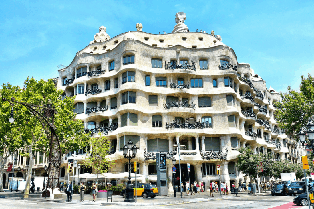 7 Landmark Buildings That Defined Architectural Eras | illustrarch