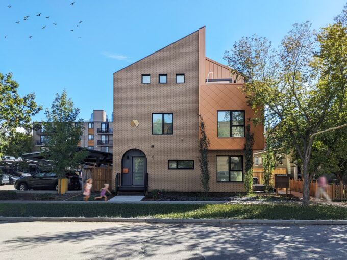 Carisbrooke Residence by DAAS – Design and Architecture Studio