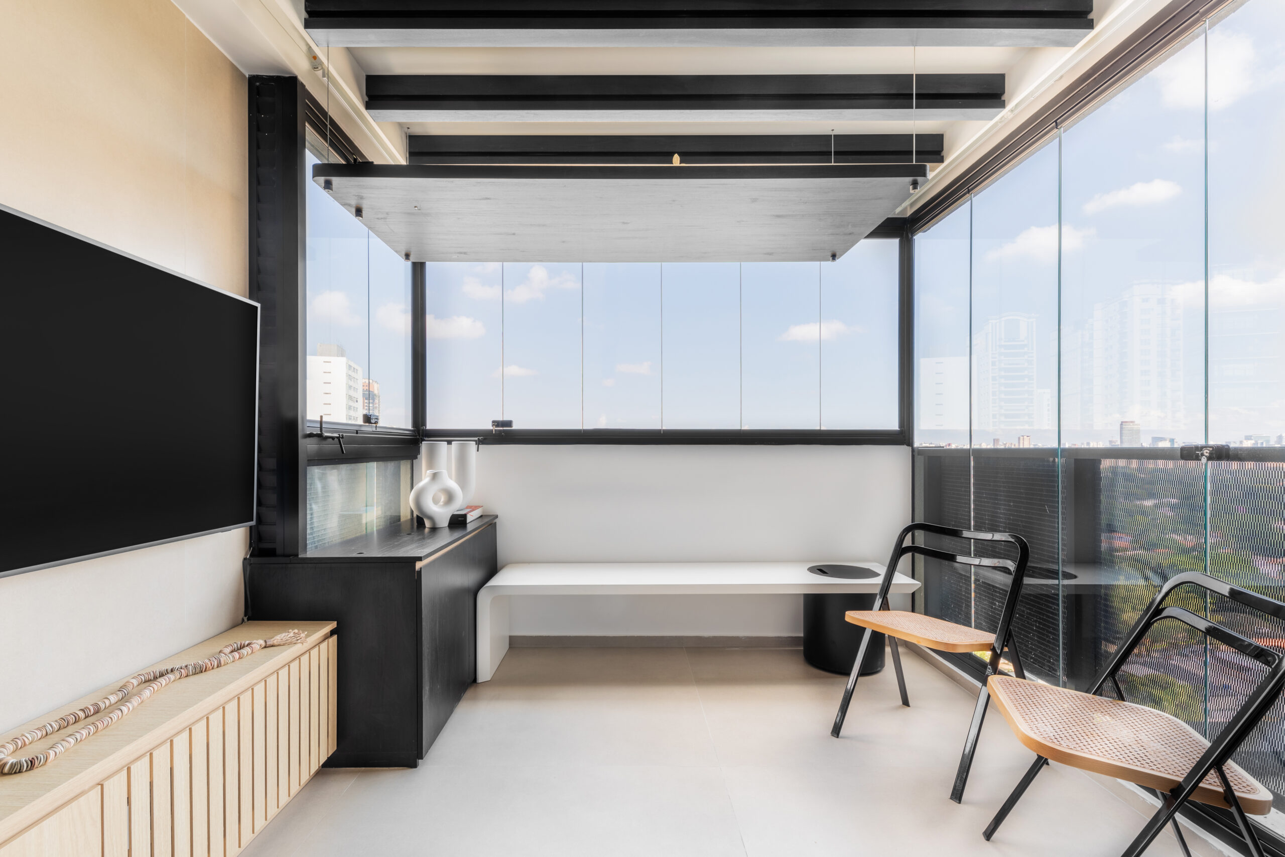 43m² Apartment Innovates by Dividing Spaces Without Losing a Sense of Openness