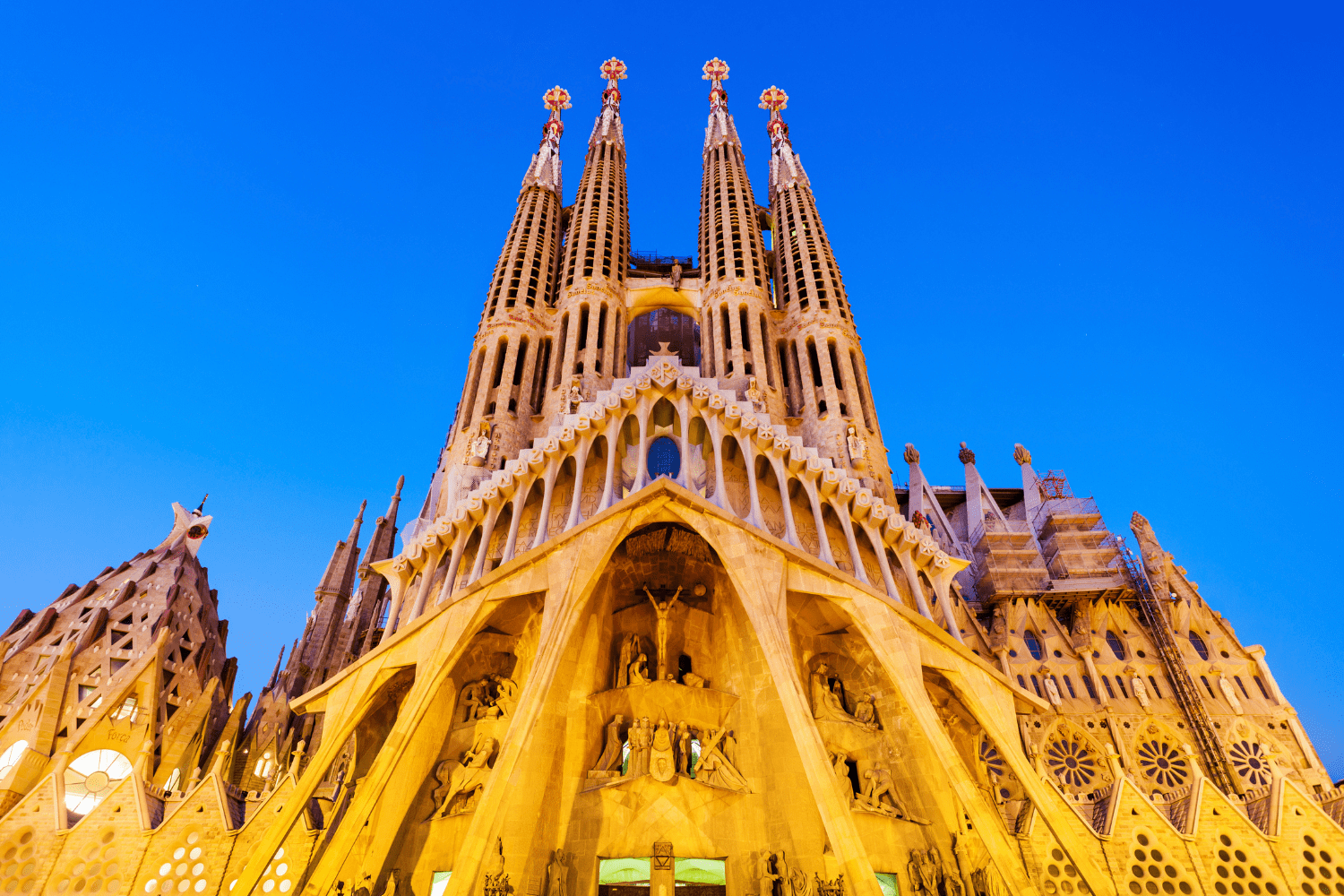 The 10 Most Iconic Buildings in the World and Their Stories