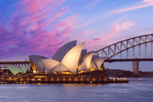 The 10 Most Iconic Buildings in the World and Their Stories | illustrarch