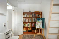 How Can Small Spaces Stay Stylish and Relaxing? 