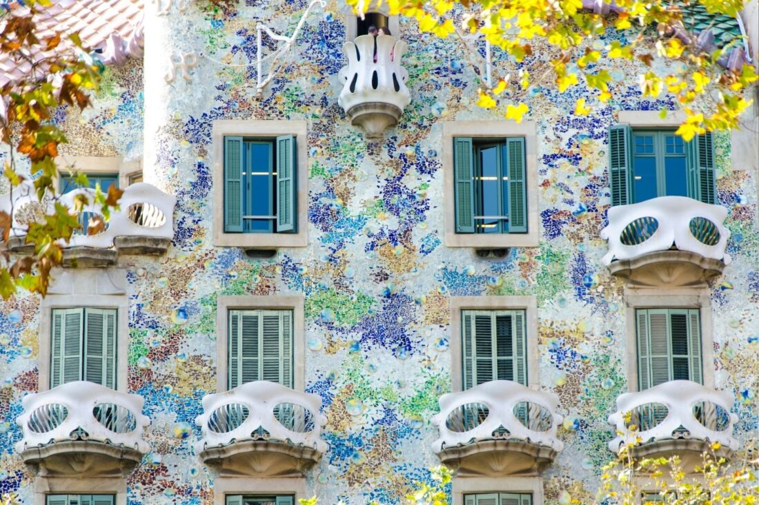 Brilliant Minds Behind Iconic Architecture: How High IQ Shapes Design ...