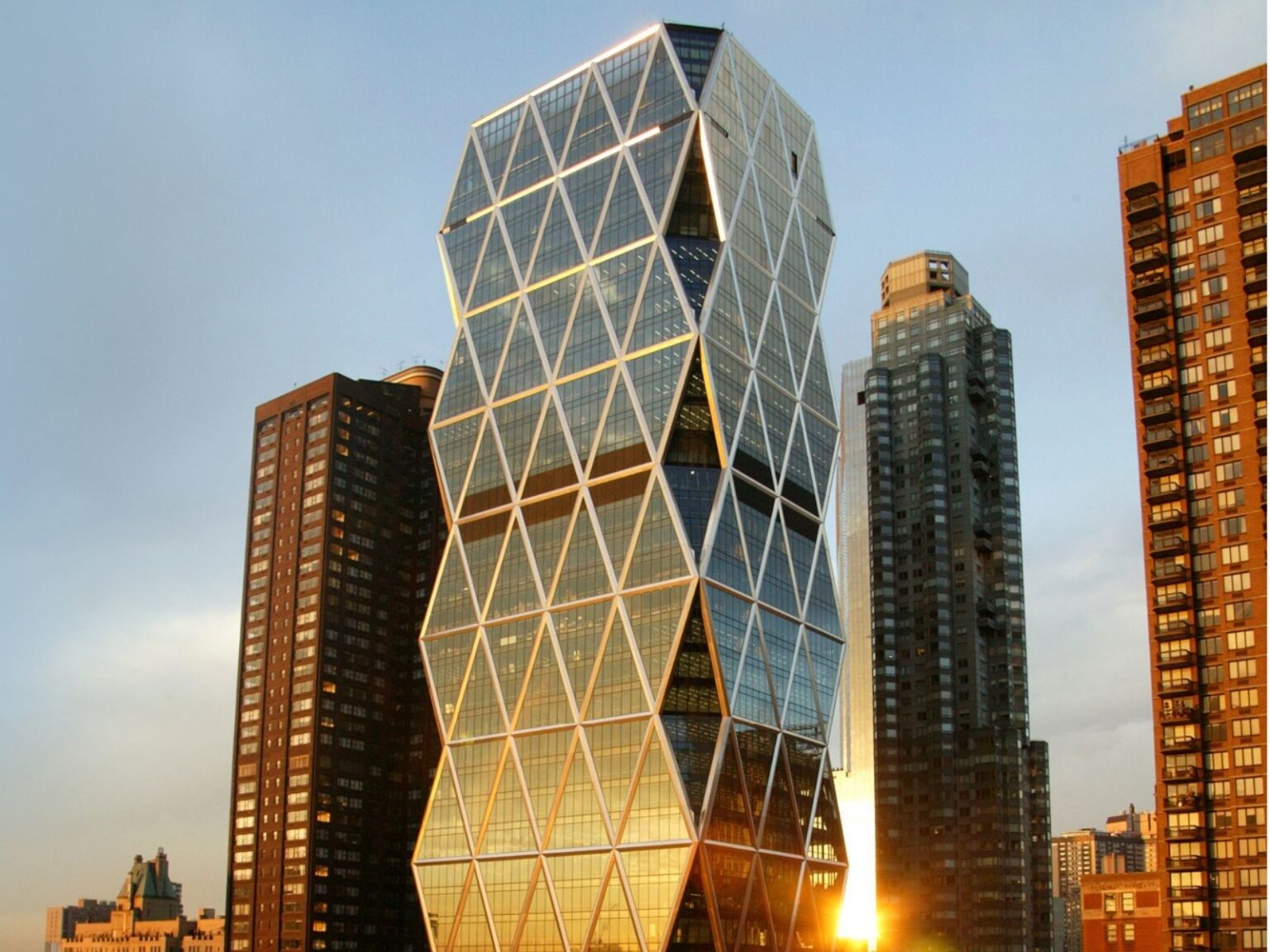 Top 10 Iconic Buildings Designed by Norman Foster | illustrarch