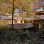 Frank Lloyd Wright Organic Architecture: Philosophy and the Revolution It Started