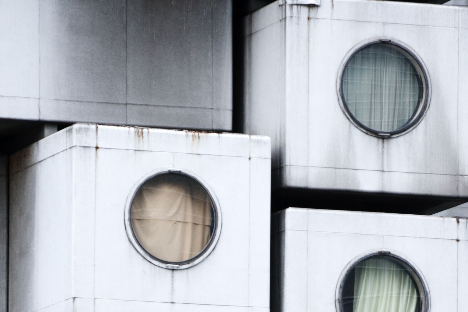 Metabolism vs Futurism: Two Visions of the City of Tomorrow