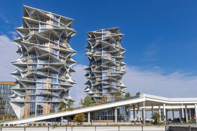 Biomimicry Architecture vs Parametric Design