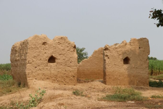 Rammed Earth vs Adobe Construction: Ancient Techniques Compared