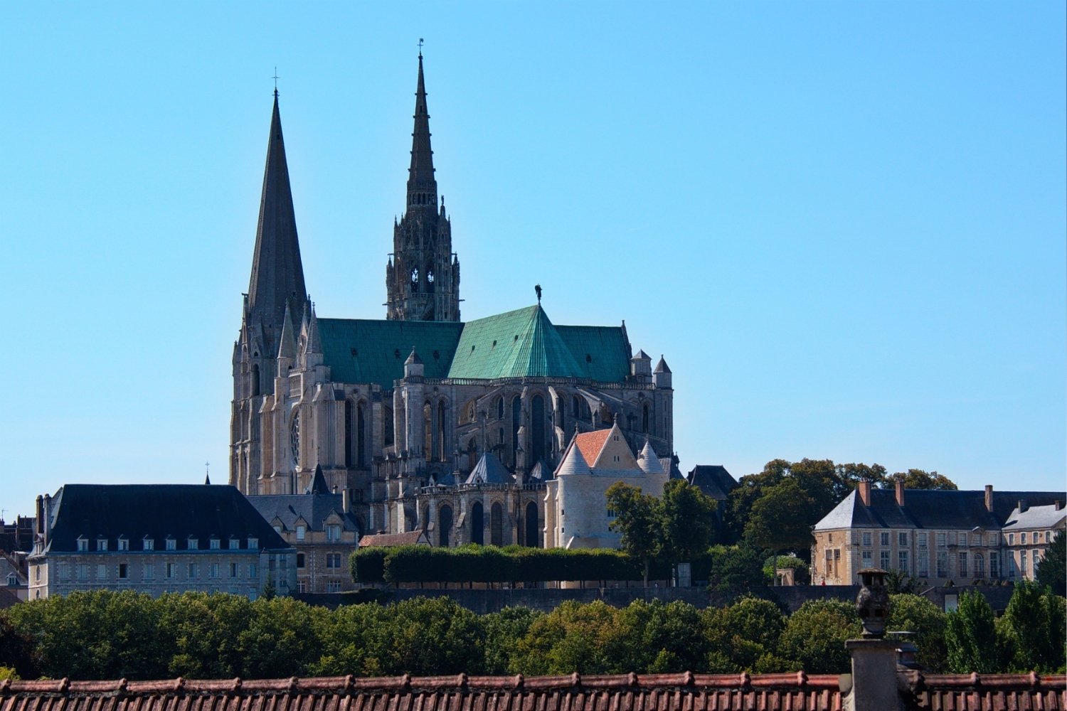 Chartres Cathedral: Light, Structure, and the Birth of Gothic Space