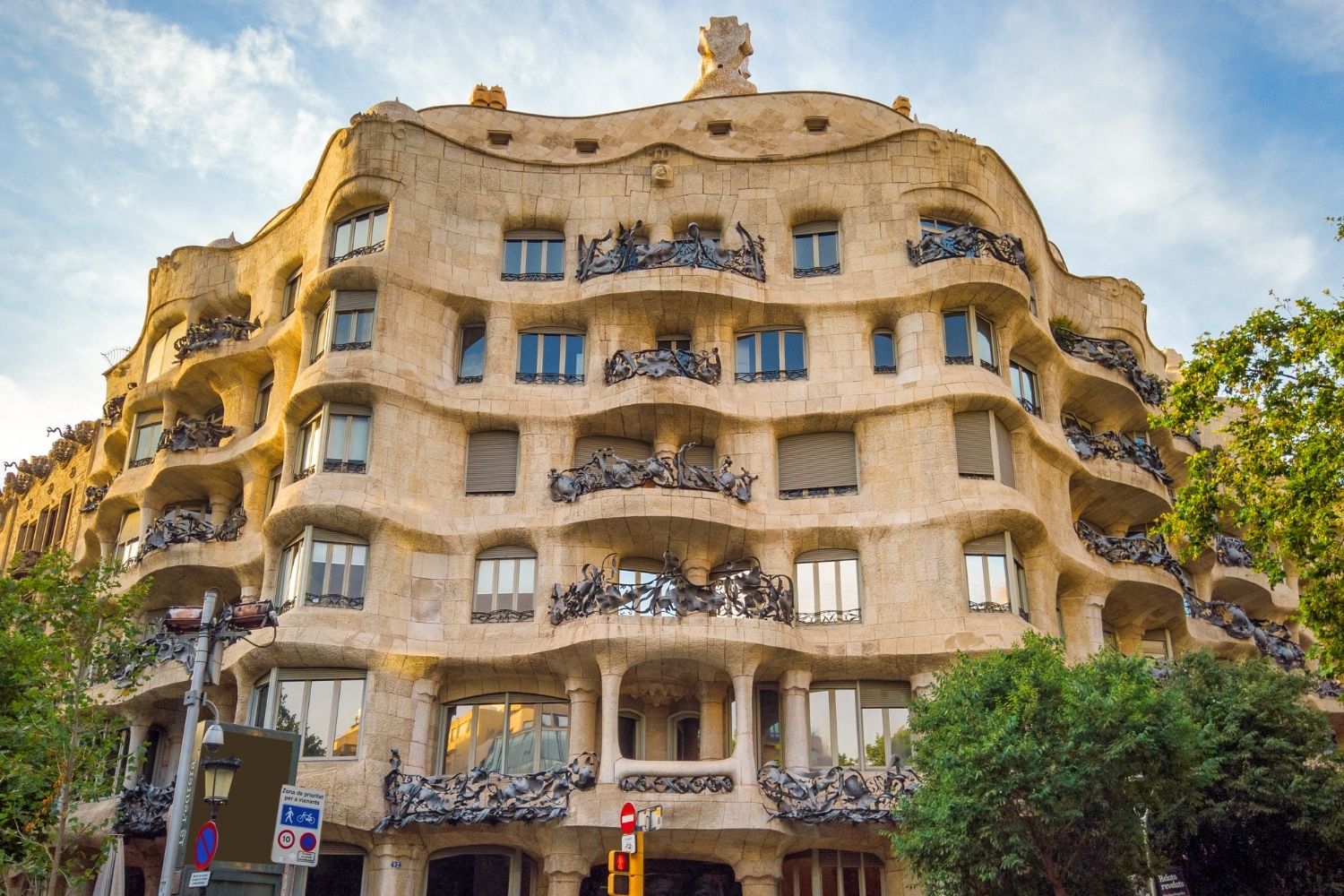 La Casa Milà Barcelona: Gaudí’s Stone Quarry Turned Architectural Icon