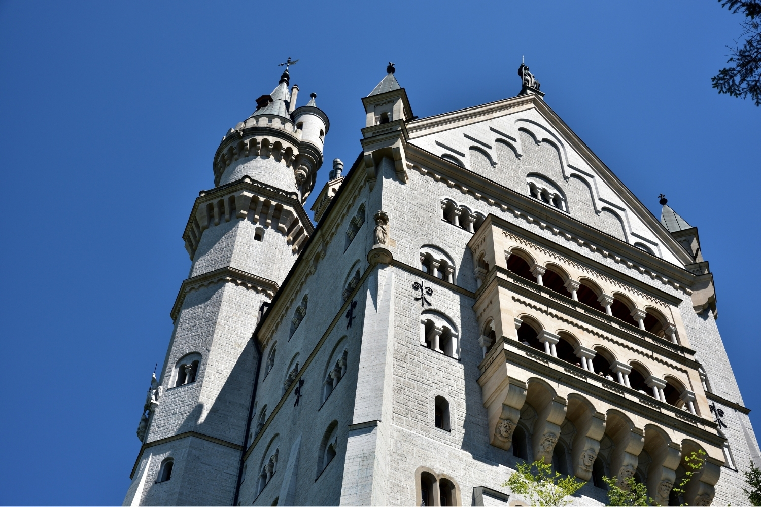 Neuschwanstein Castle: Romanticism and Fairy Tale Architecture in the Bavarian Alps