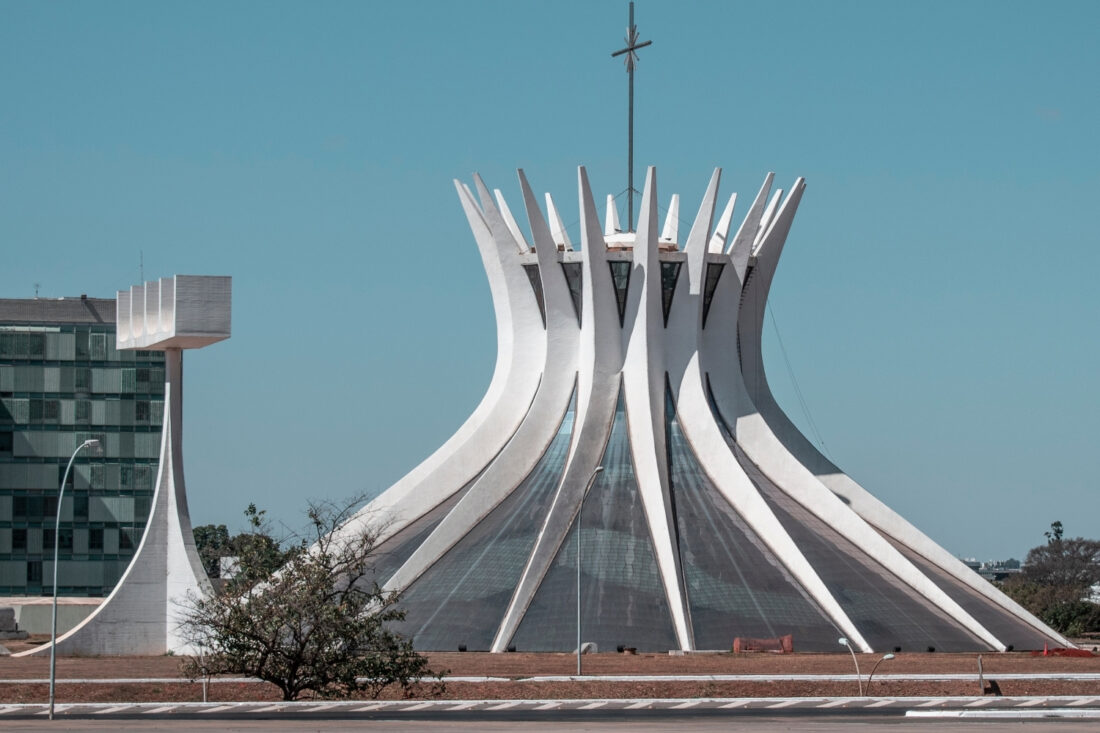 Curves of Genius: Oscar Niemeyer’s Brazilian Modernism and His Most Iconic Buildings