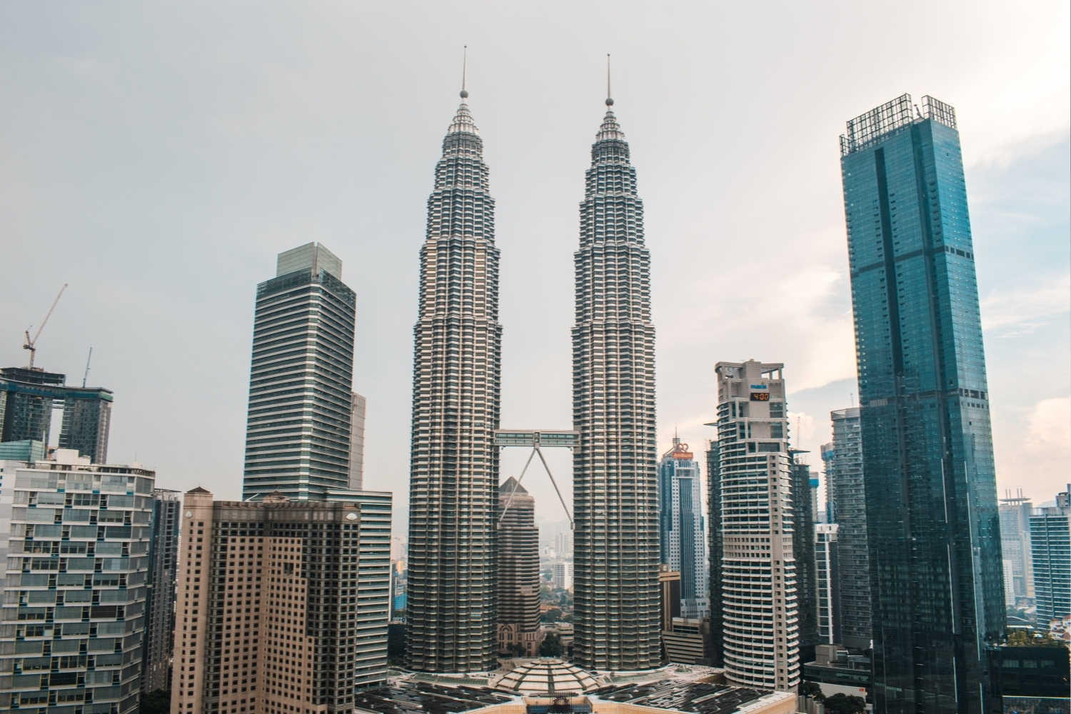 Petronas Towers: Islamic Geometry Meets Modern Skyscraper Design