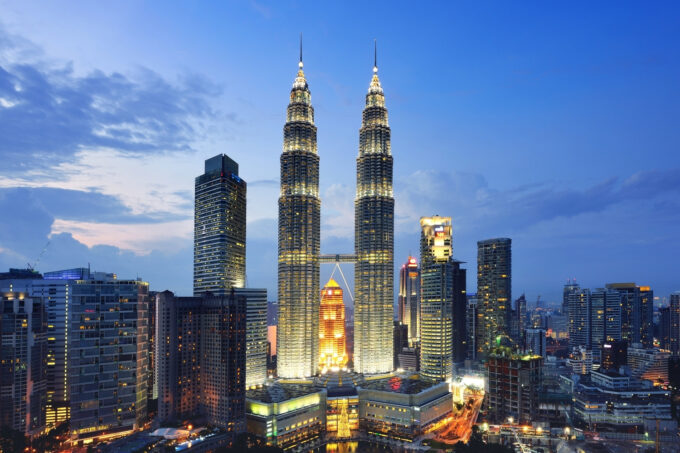 Petronas Towers: Islamic Geometry Meets Modern Skyscraper Design