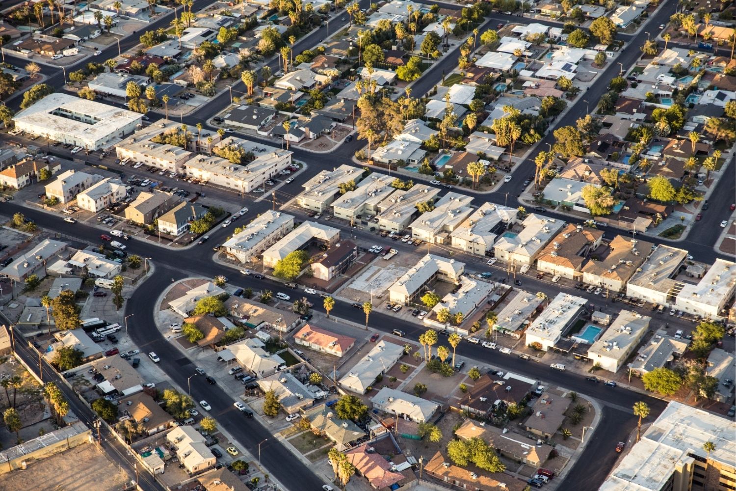 Mixed-Use Development vs Single-Use Zoning: The Urban Planning Debate
