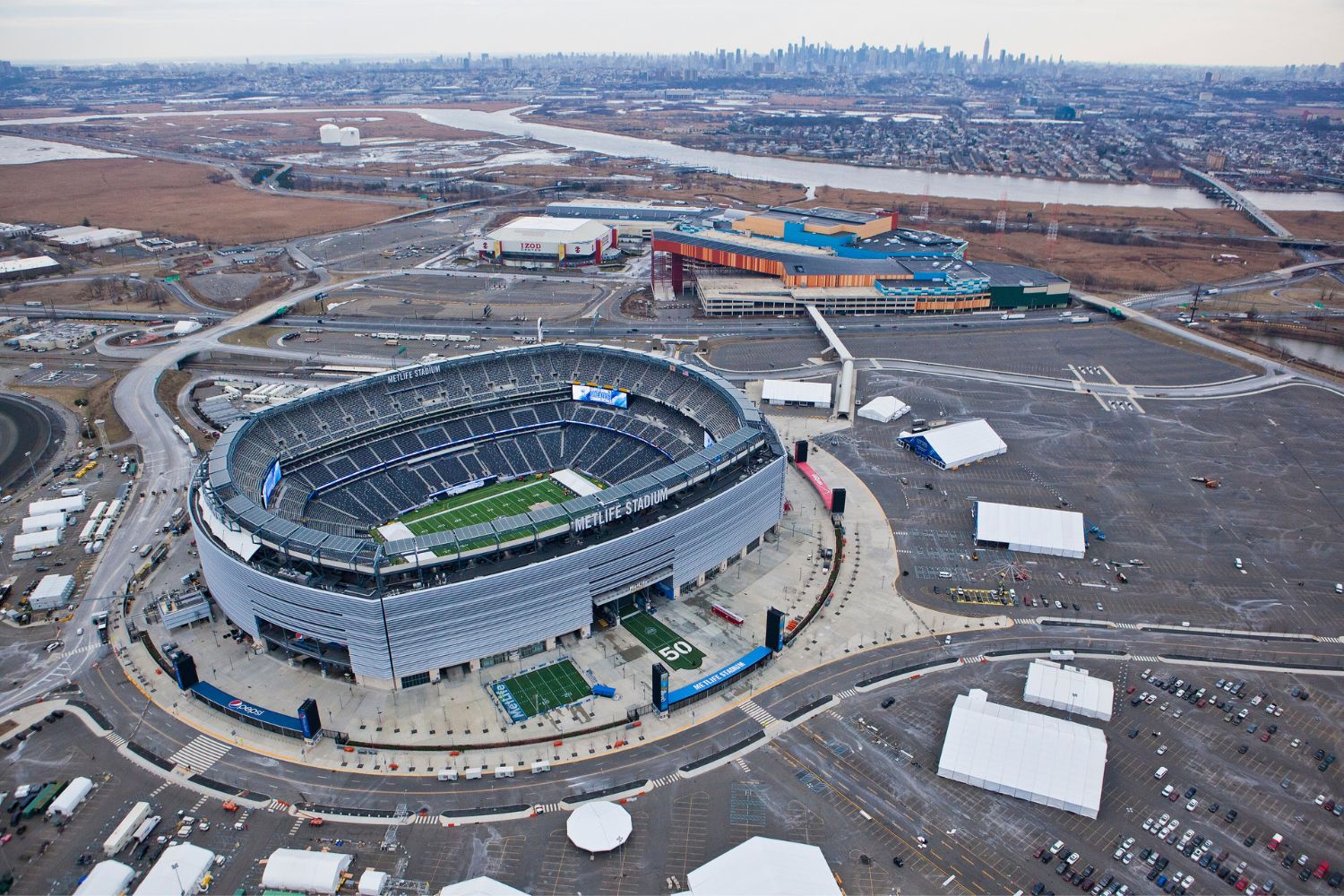 AT&T Stadium and MetLife