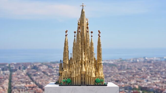 Lego Sagrada Família is Coming: 12,060-Piece The Biggest Set Ever