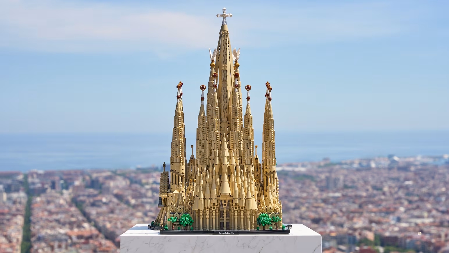 Lego Sagrada Família is Coming: 12,060-Piece The Biggest Set Ever