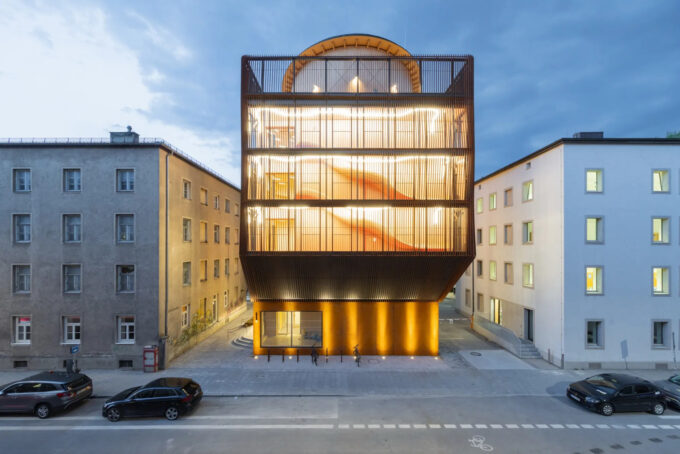 Francis Kéré Completes a Vertical Timber Kindergarten at TU Munich