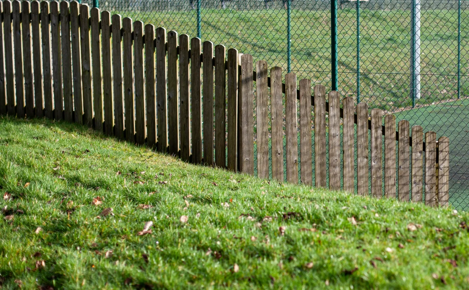 10 Signs It’s Time to Upgrade Your Property Fence