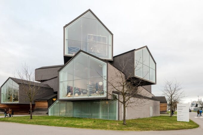 Futuristic Buildings as Museums: When Architecture Becomes the First Exhibit