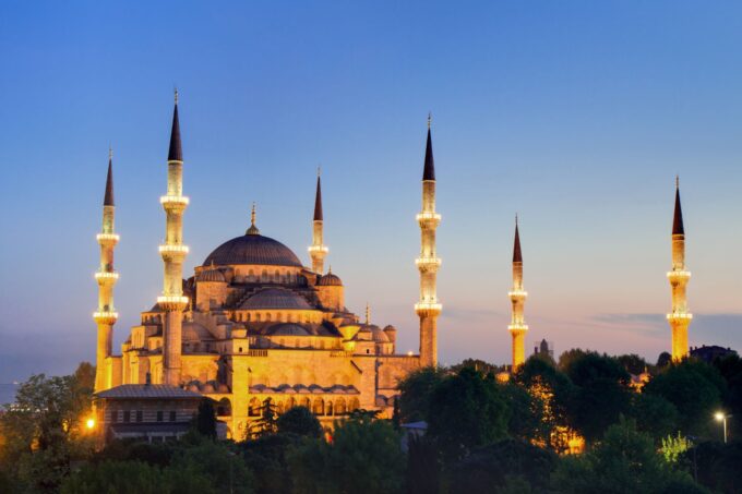 Sultan Ahmed Blue Mosque: Ottoman Architecture’s Six Minarets