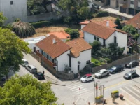 Aerial view showing the house among the four family houses in Matosinhos, Casa d’Abreu Neto by Álvaro Siza