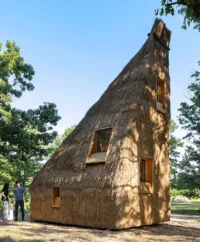 LTL Architects Builds a Compressed Straw House in New York