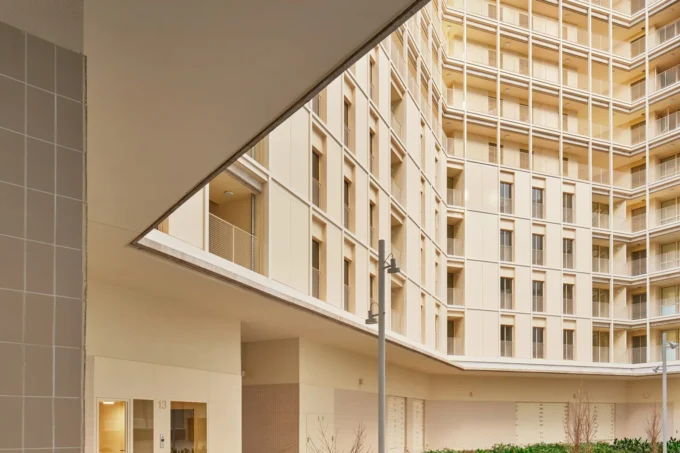 67 Social Housing Units by Vivas Arquitectos and Pau Vidal