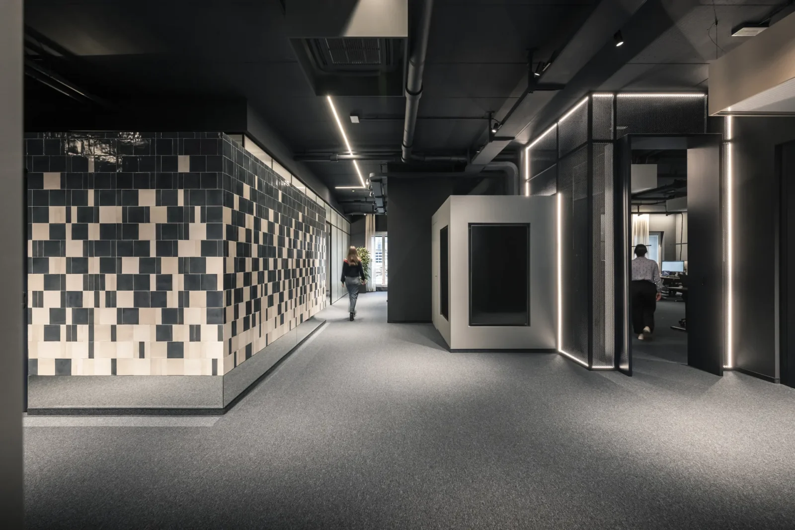 ADDITIVE HQ by NOA