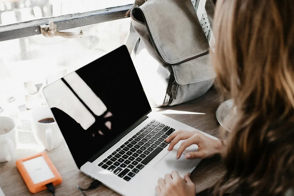 The Truth About AI vs Human Writing for College Essays in 2025