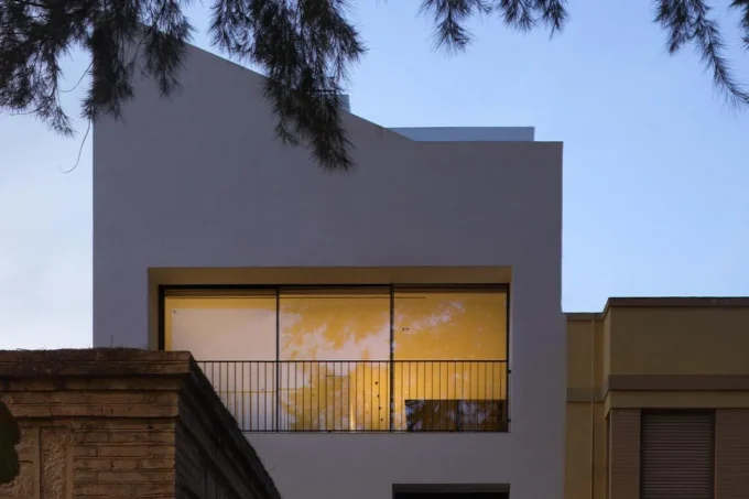 PAR 21 House by DG Estudio – A High-Rise Housing