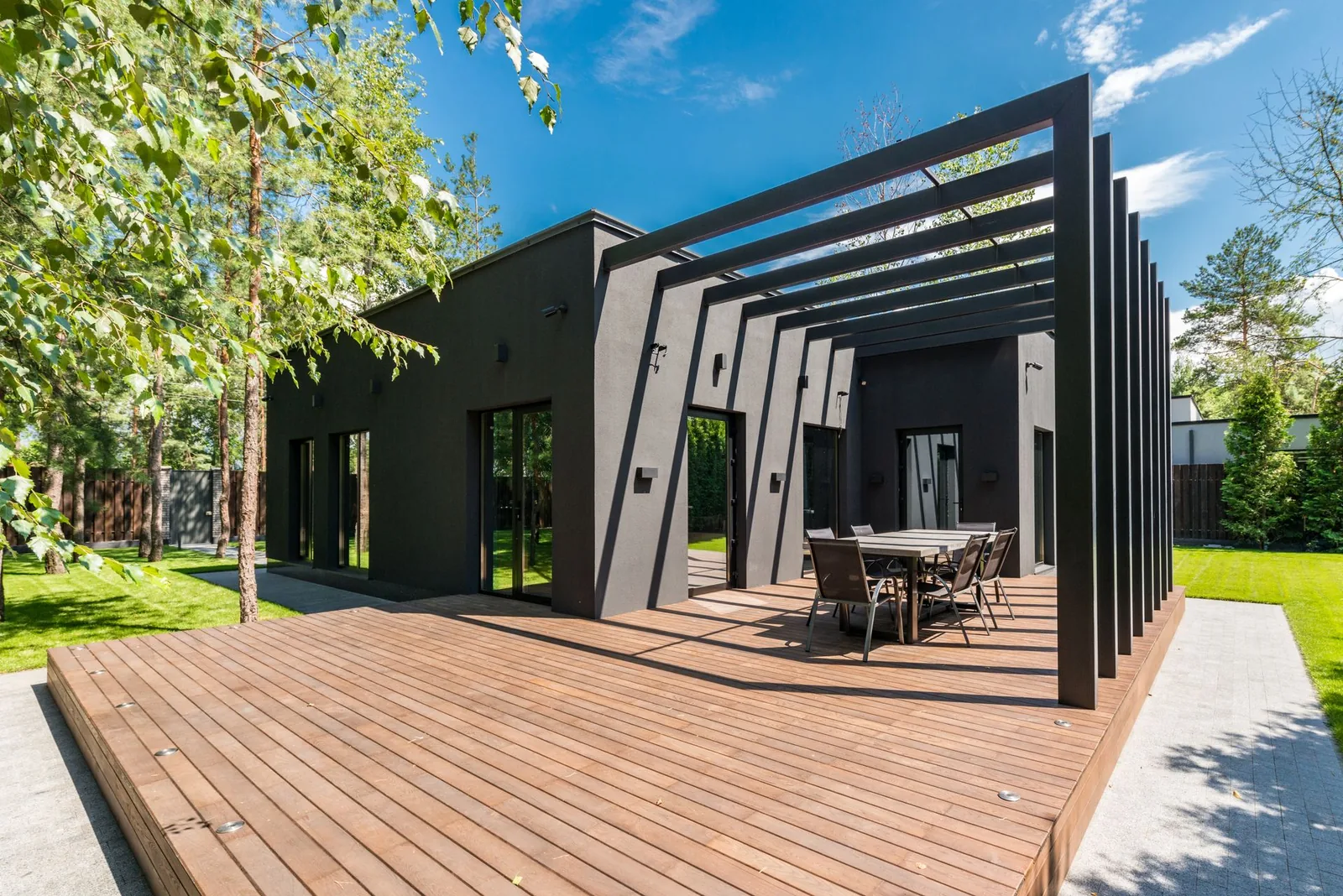 Low-Maintenance Luxury: Invest in a Composite Deck for Long-Term Value in Your British Home