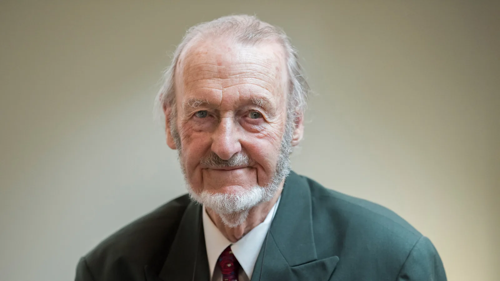 Donald Insall, the Conservation Architect Who Led Windsor Castle’s Restoration, Dies at 100