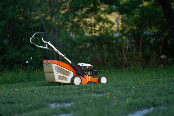 How to Find Eco-Friendly Lawn Maintenance with Battery-Powered Mowers