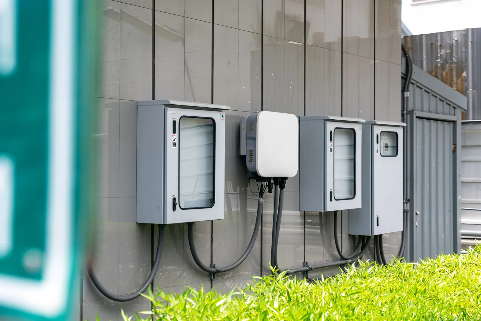 What to Look for in Durable and Affordable Electronic Enclosures 